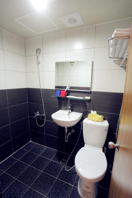 Fundi Hotel Tainan Eksteriør billede